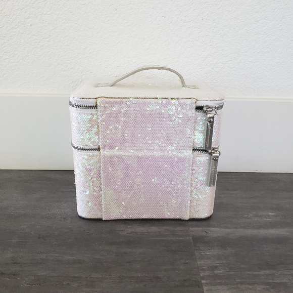 White Limited Edition VS Sequined Makeup Case - Picture 2 of 5
